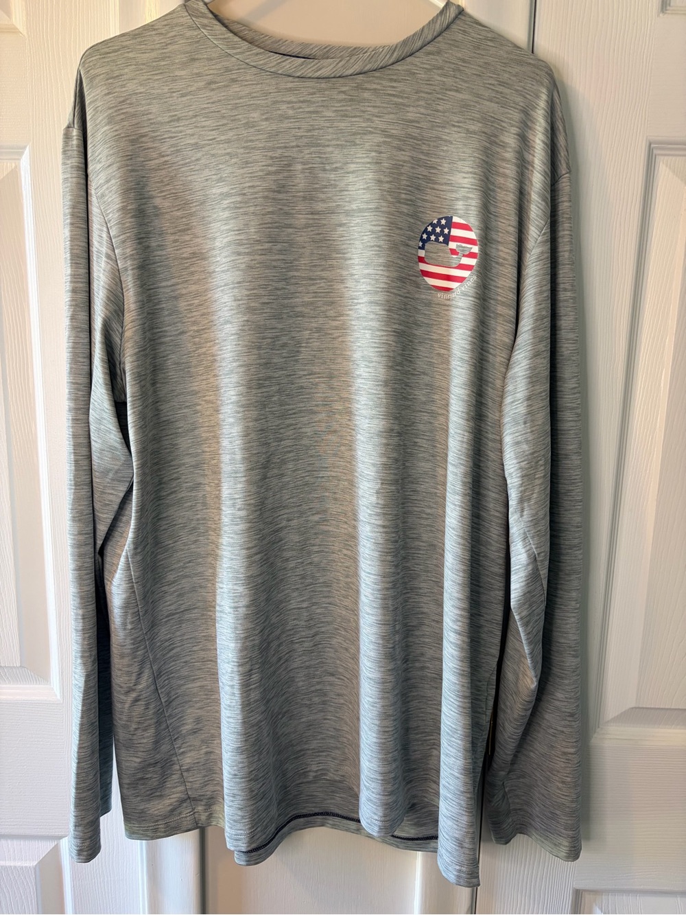 Vineyard Vines Men’s Performance Heather Gray Long Sleeve Tee with American Flag